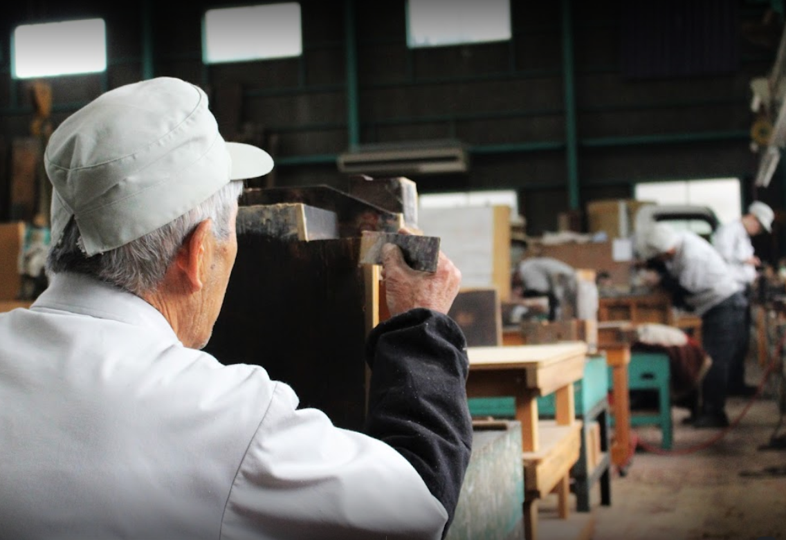 工場内での製作の様子